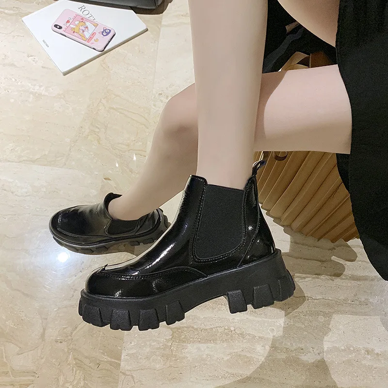 2022 İlkbahar Sonbahar Patent Deri yarım çizmeler Kadın Motosiklet Botları kadın ayakkabısı Kadın Kalın Taban Serseri Çizmeler Bej Siyah Görüntü 3