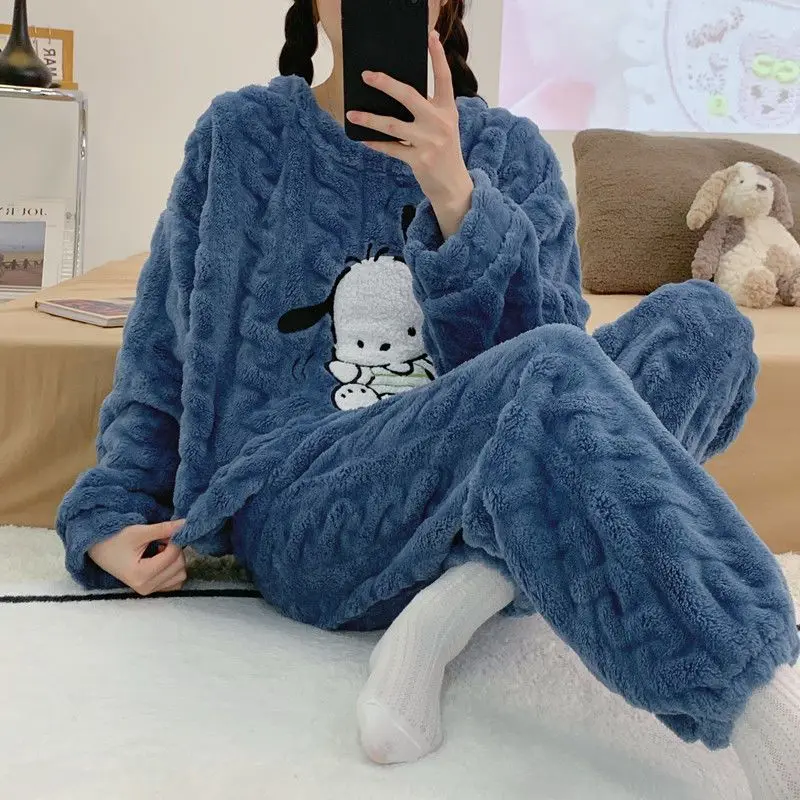 Sanrio Pachacco Kawaii Mercan Kadife Pijama kadın Kalınlaşmış Kadife Yuvarlak Boyun Güzel Öğrenciler Ev Dışında Giyebilir giysi Görüntü 5